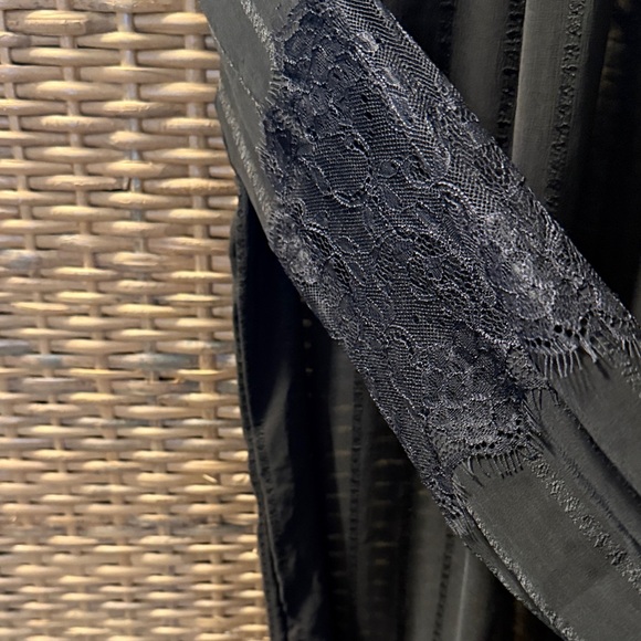 Simply Vera Vera Wang Elegant Black Blouse - Picture 4 of 6